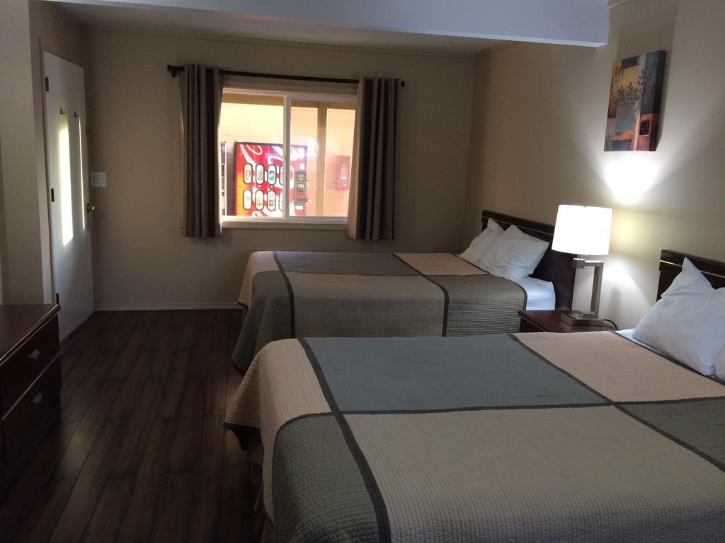 Townhouse Inn & Suites Klamath Falls Exteriör bild