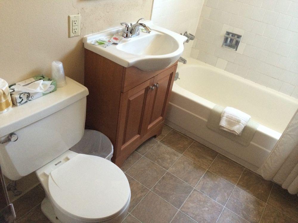 Townhouse Inn & Suites Klamath Falls Exteriör bild