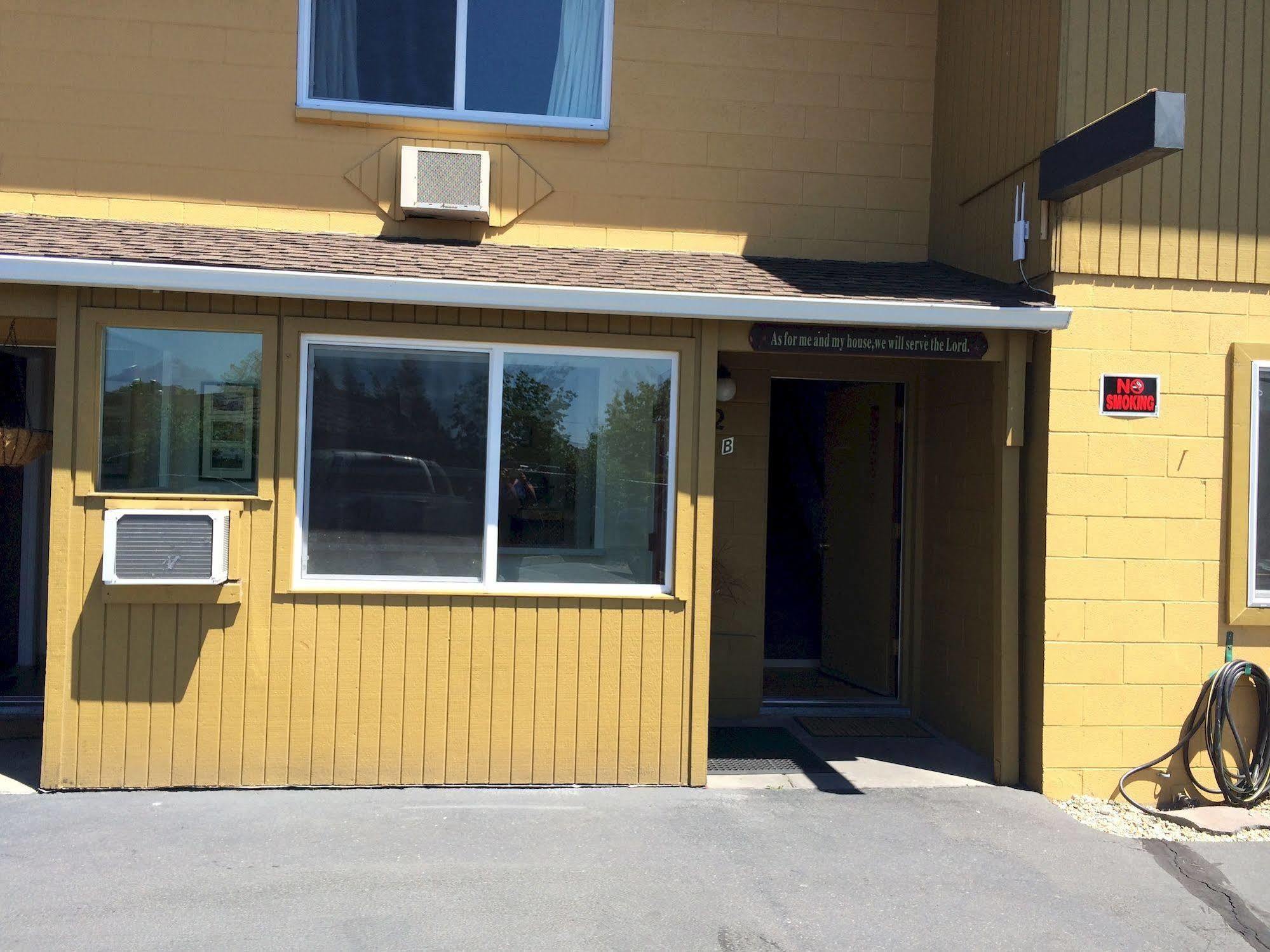 Townhouse Inn & Suites Klamath Falls Exteriör bild