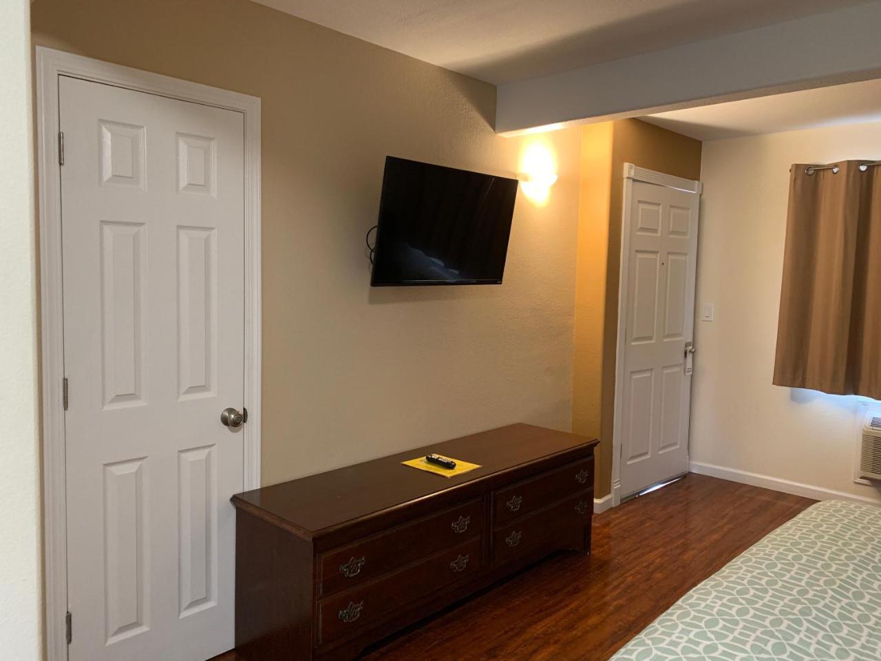 Townhouse Inn & Suites Klamath Falls Exteriör bild