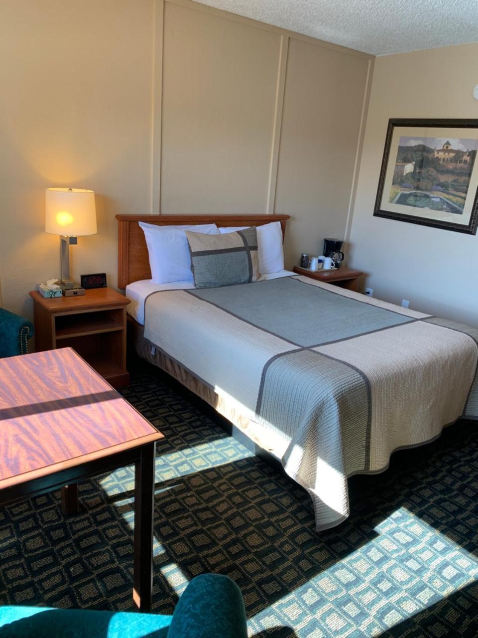 Townhouse Inn & Suites Klamath Falls Exteriör bild